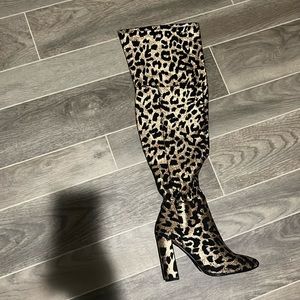 Shoedazzle leopard heel boot